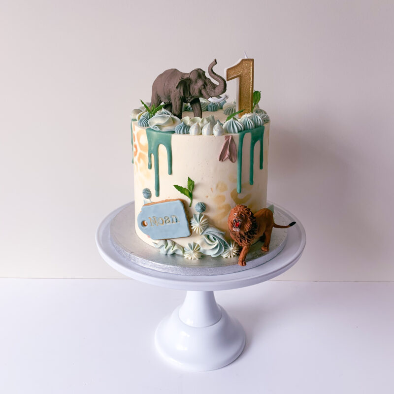 Jungle taart met drip & speelgoed jungle dieren