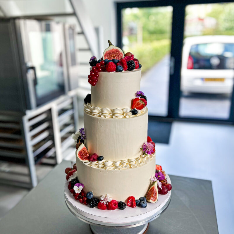 Taart met rood fruit